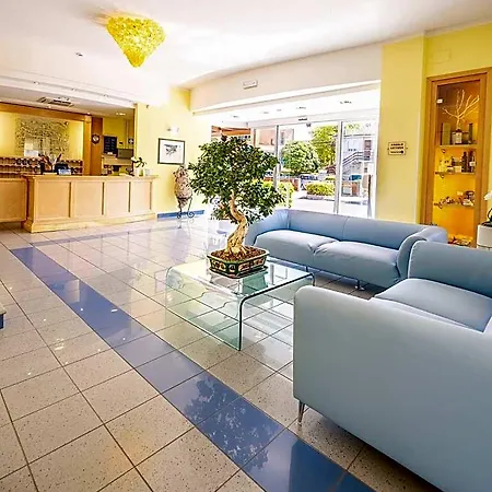 Marina Hotel 3*