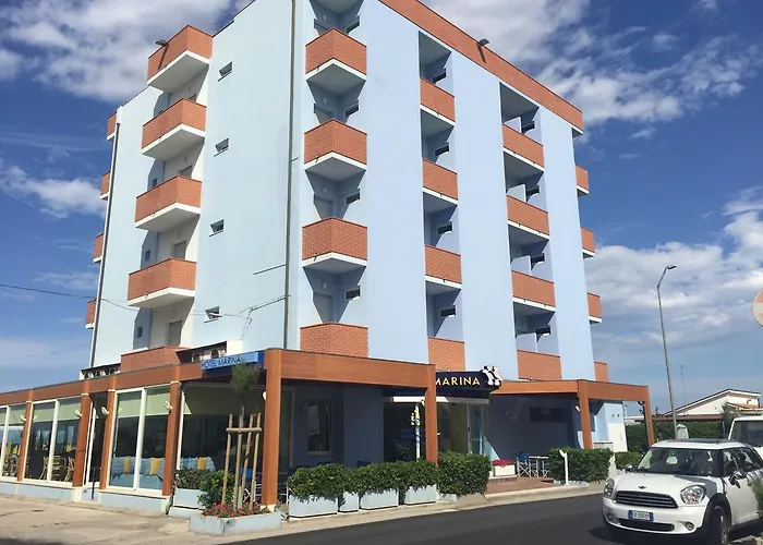 Отель Marina 3*