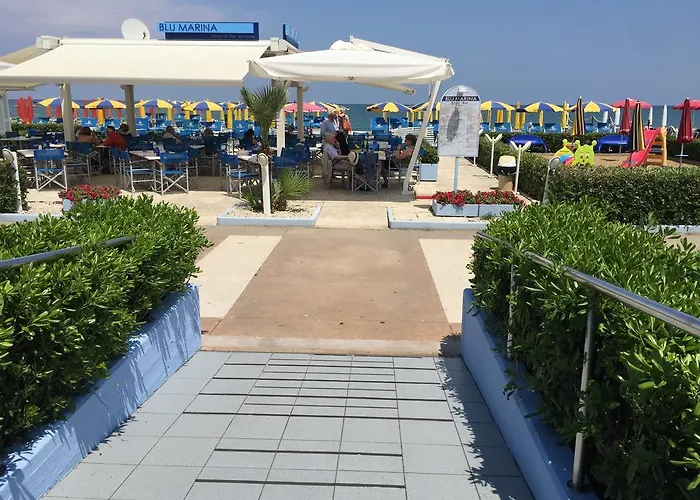 Отель Marina 3*